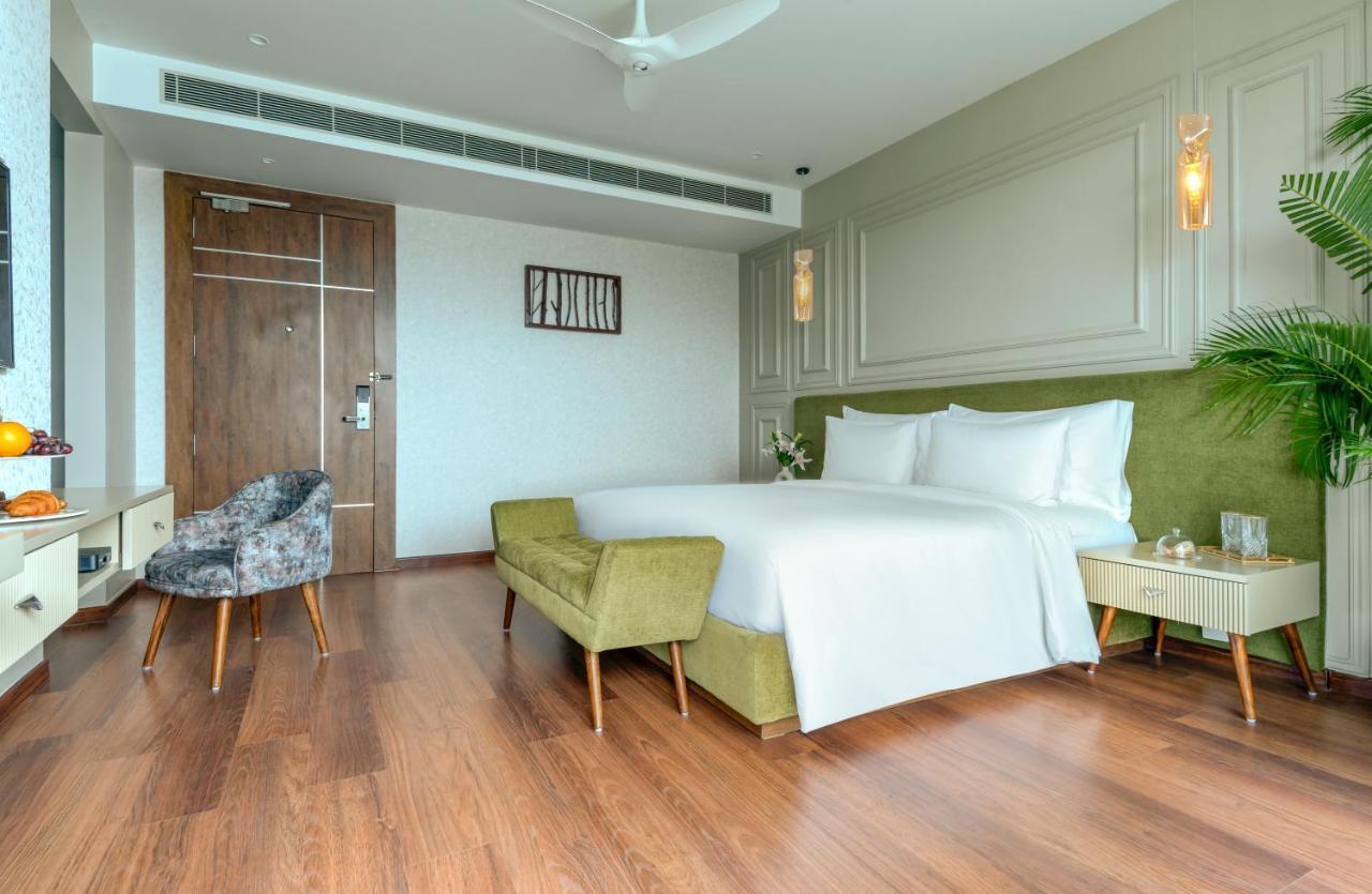 होटल 'zana' Lakeview - Scenic Lakeside 5*