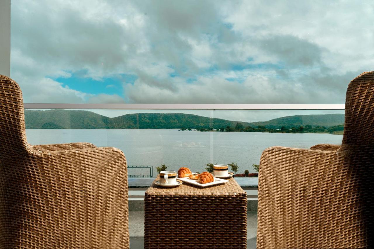 'zana' Lakeview - Scenic Lakeside Hotel