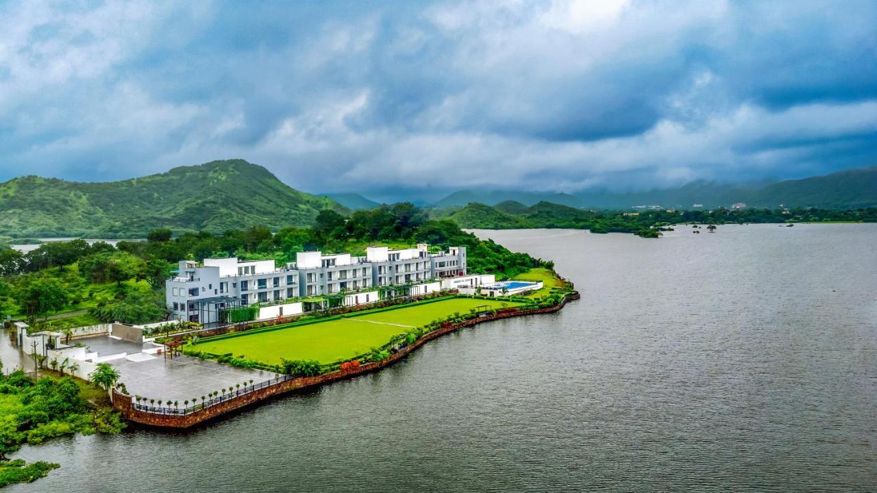 'zana' Lakeview - Scenic Lakeside 5*