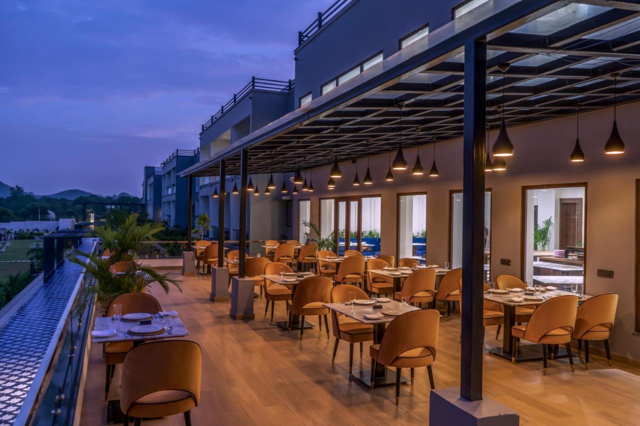 होटल 'zana' Lakeview - Scenic Lakeside 5*