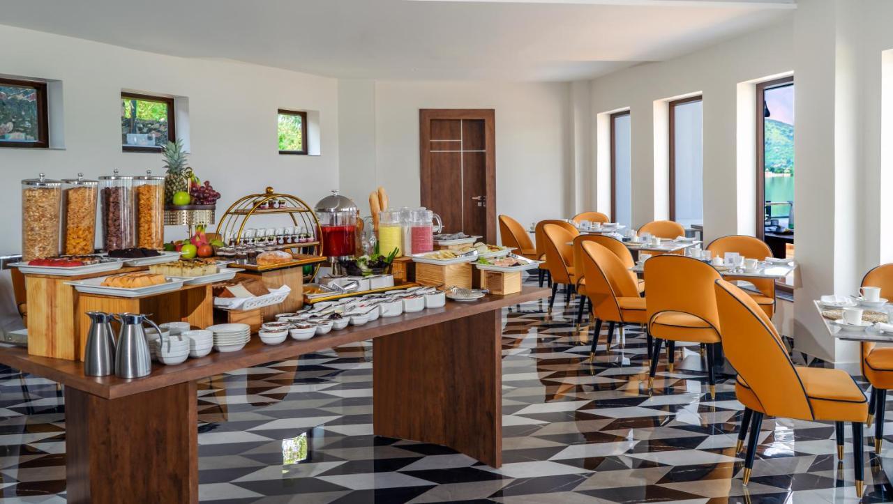 Hotel 'zana' Lakeview - Scenic Lakeside