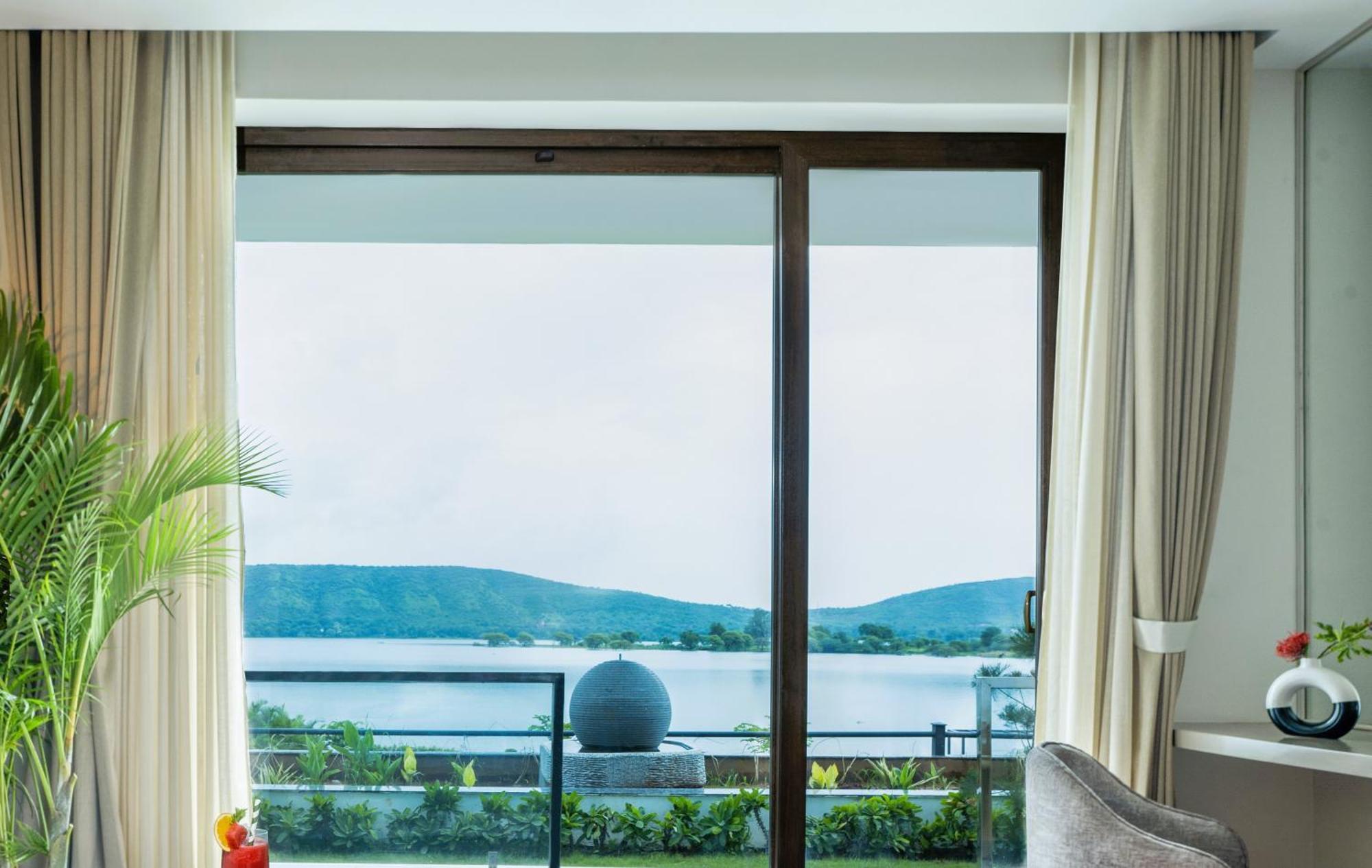 'zana' Lakeview - Scenic Lakeside 5* Udaipur